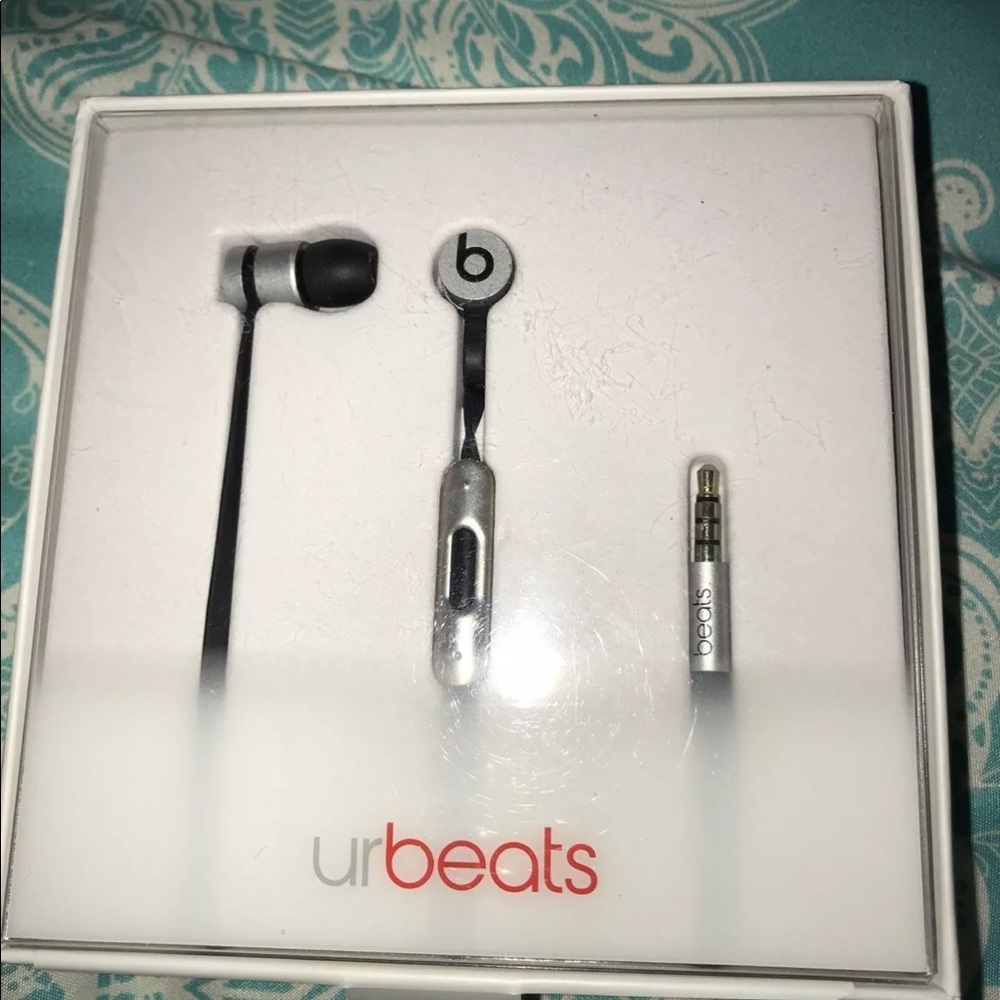 black and silver urbeats